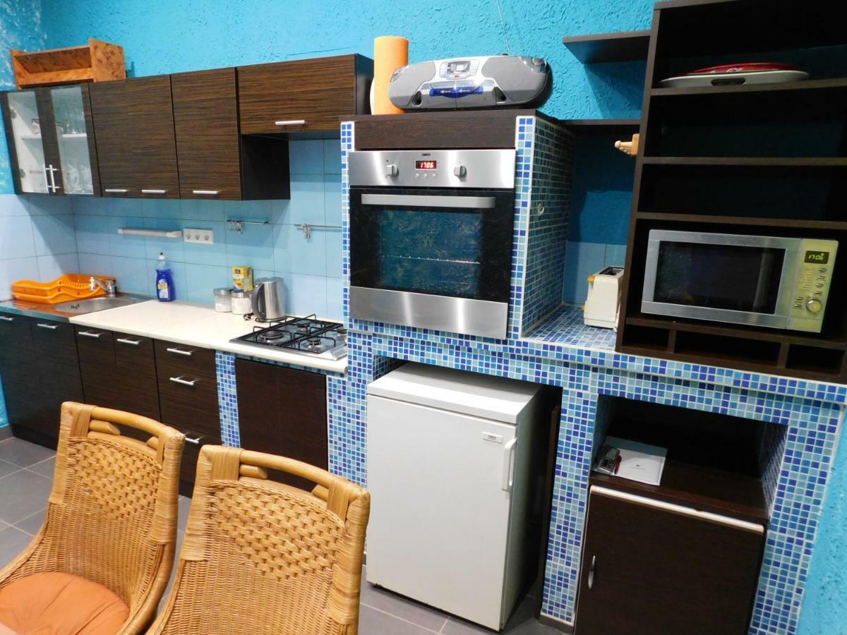 Koermend Lakas Apartment Exterior photo